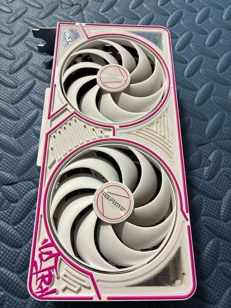 グラフィックボード・グラボ・ビデオカード COLORFUL RTX 5060 Ti Ultra W DUO OC 16GB