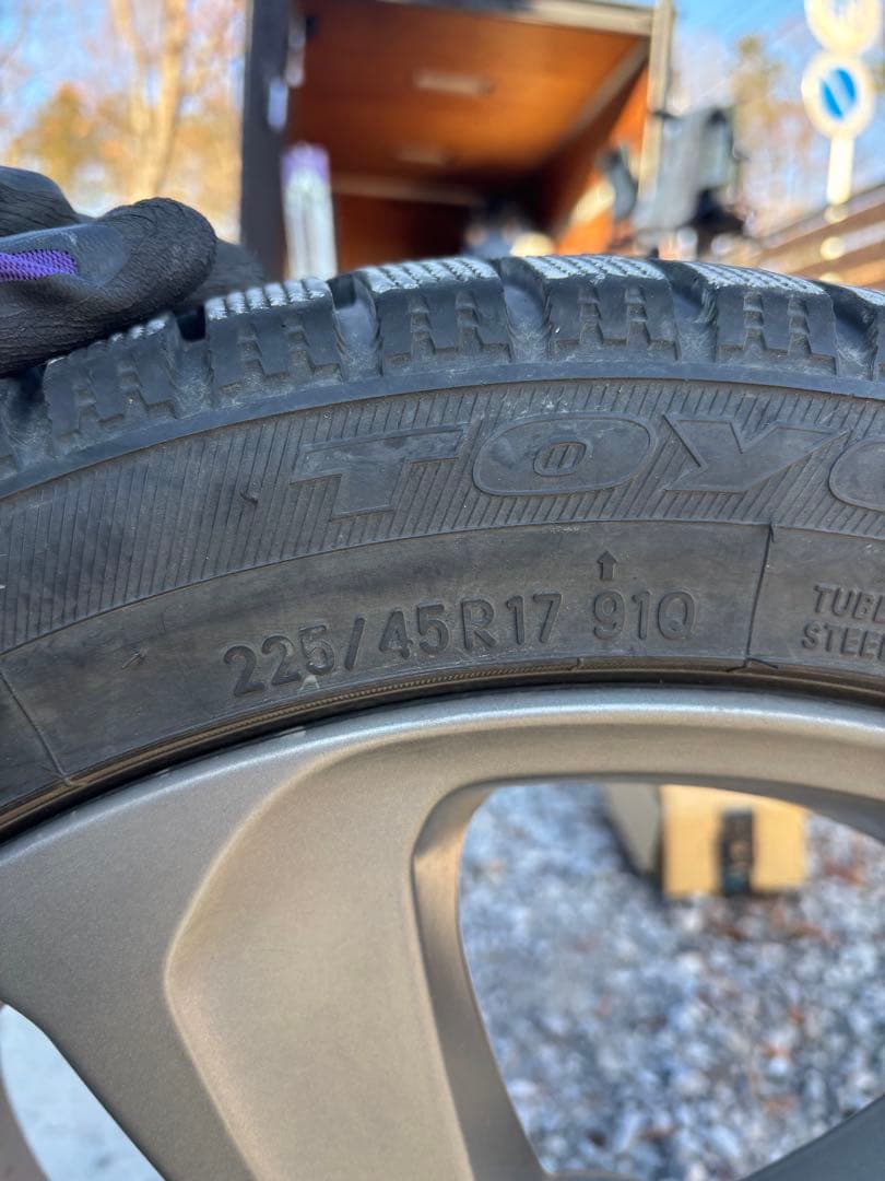 VOLVO純正ホイール スタッドレス V40 ホイールナット付き