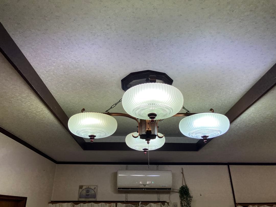 4灯式ガラスシャンデリア