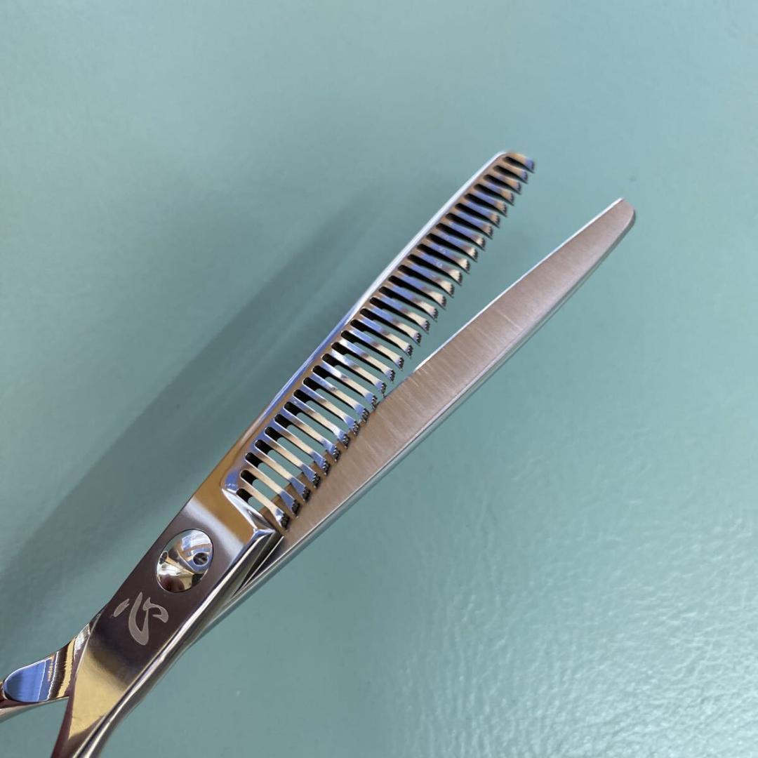 ６インチセニングシザー 40%前後 　新品未使用　理美容　美容師　理容師