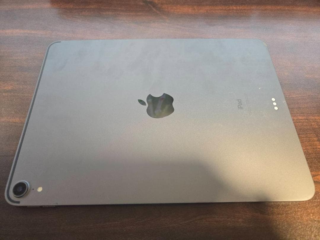 Apple iPad Pro 11（第1世代）スペースグレイ　ジャンク：画面割れ