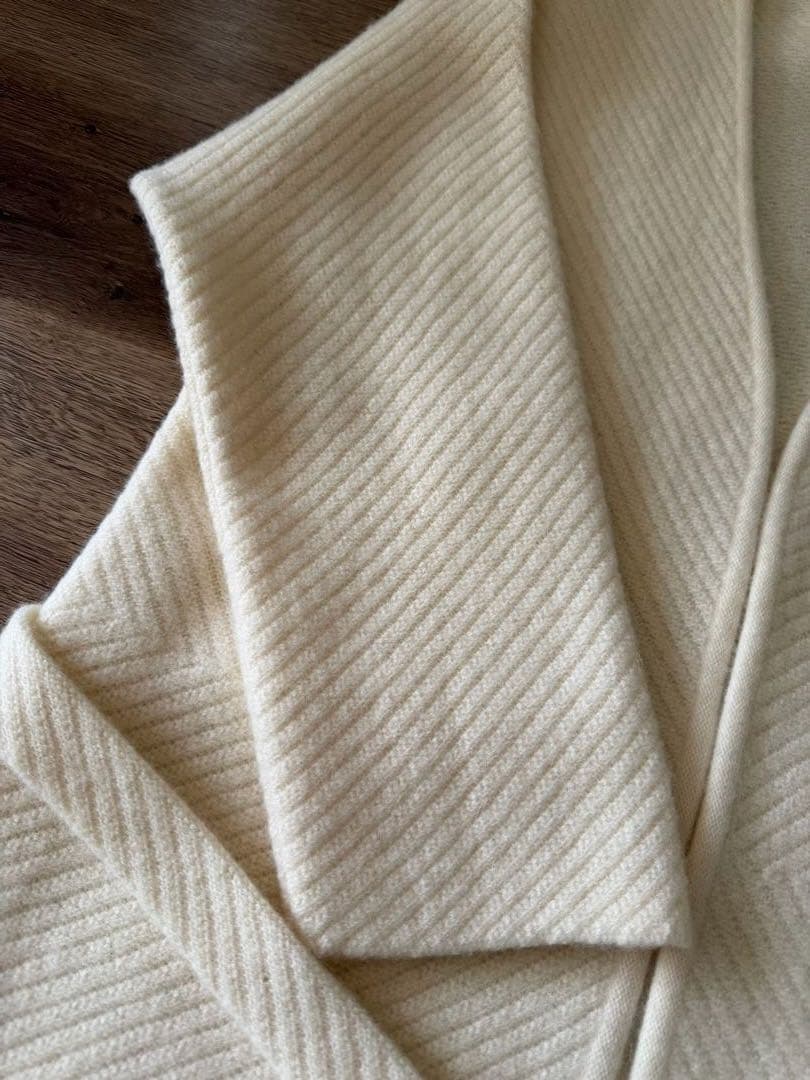 美品❣️Salvatore Ferragamo アイボリー カーディガン M