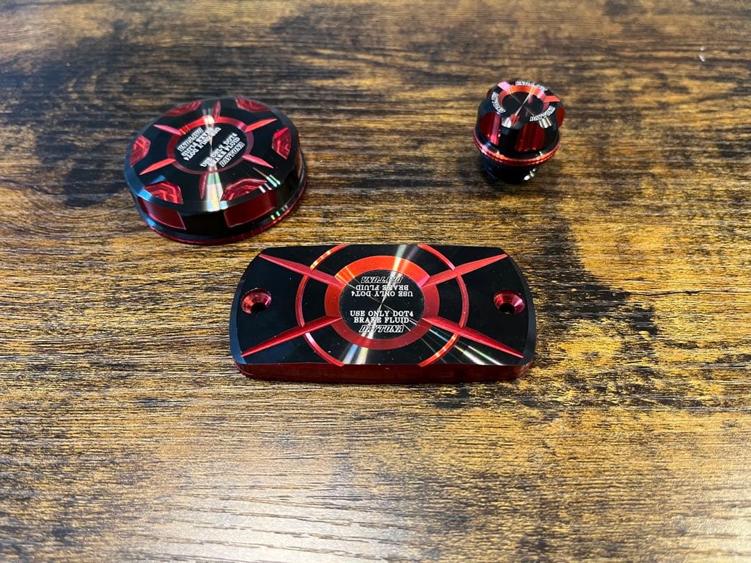 【美品】デイトナ マスターシリンダーキャップ+オイルフィラーキャップ