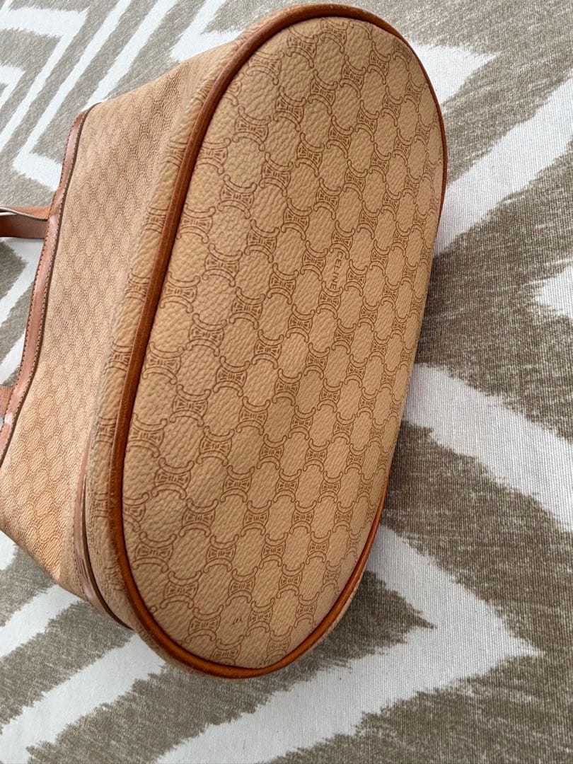 セリーヌトートバッグ　バケツ型