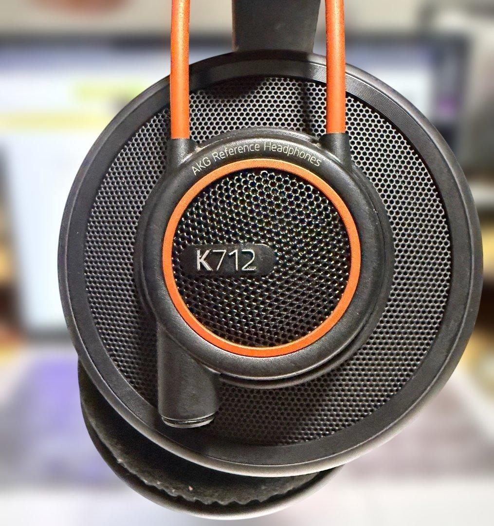 AKG Ｃ200ケーブル付き AKG K712 PRO （キャリングポーチ欠品）