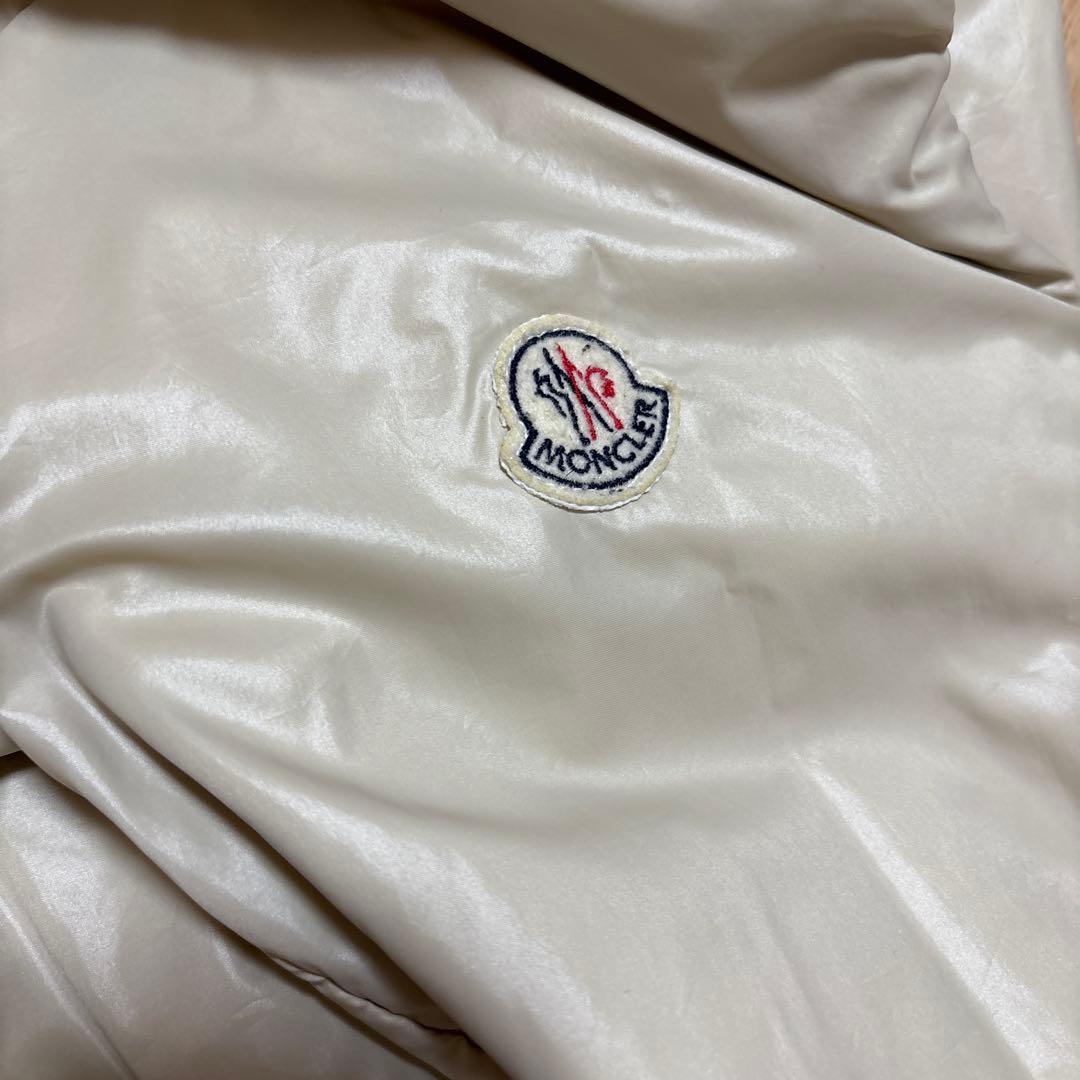 モンクレール リバーシブル ナイロンジャケット 背面ロゴ 収納フード