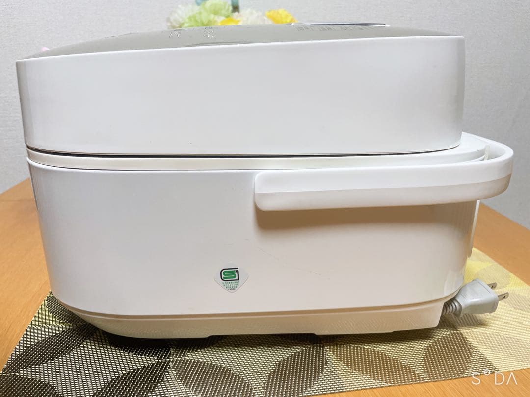 【ジャンク品 】TOSHIB炊飯器　5.5合炊き◆RC-104VXS