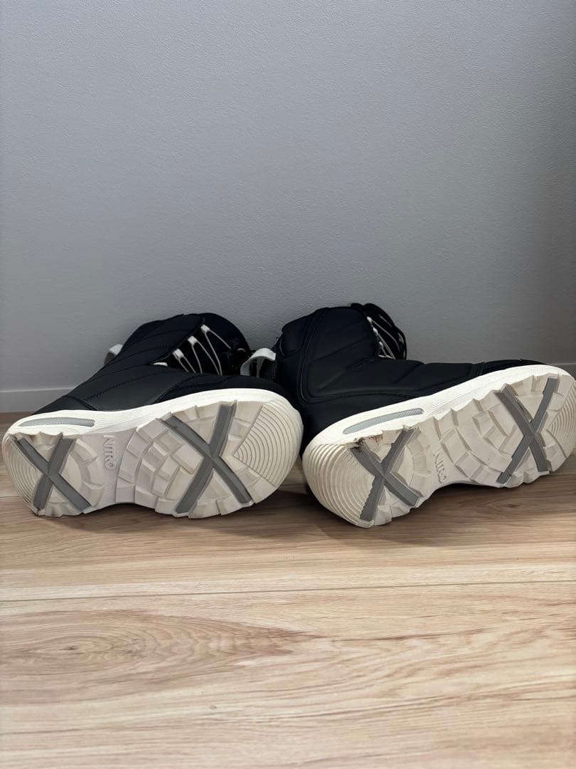 NITROのスノボー用ブーツ 24.5cm