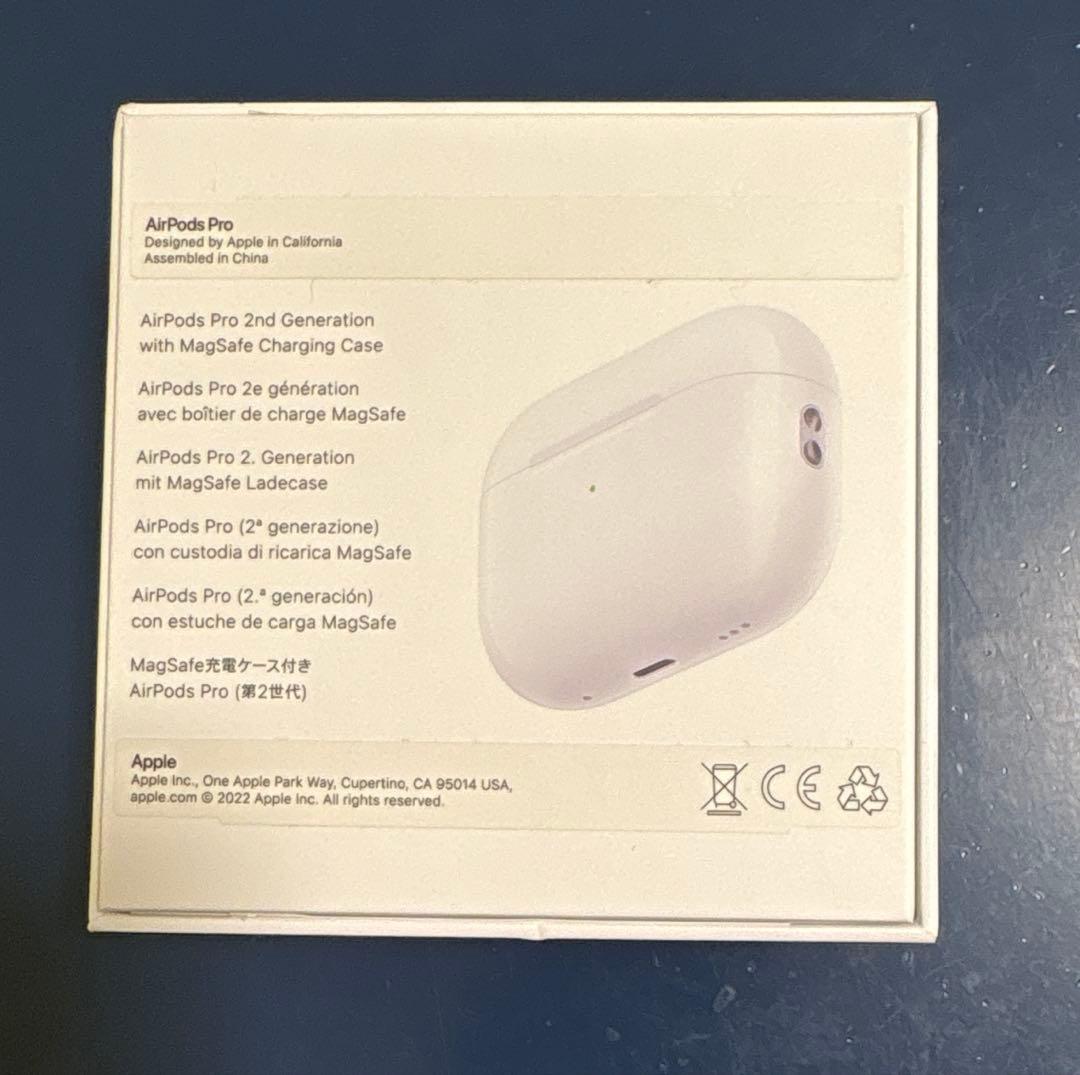 AirPods Pro（第二世代・Lightning）本体 充電ケースと右耳のみ