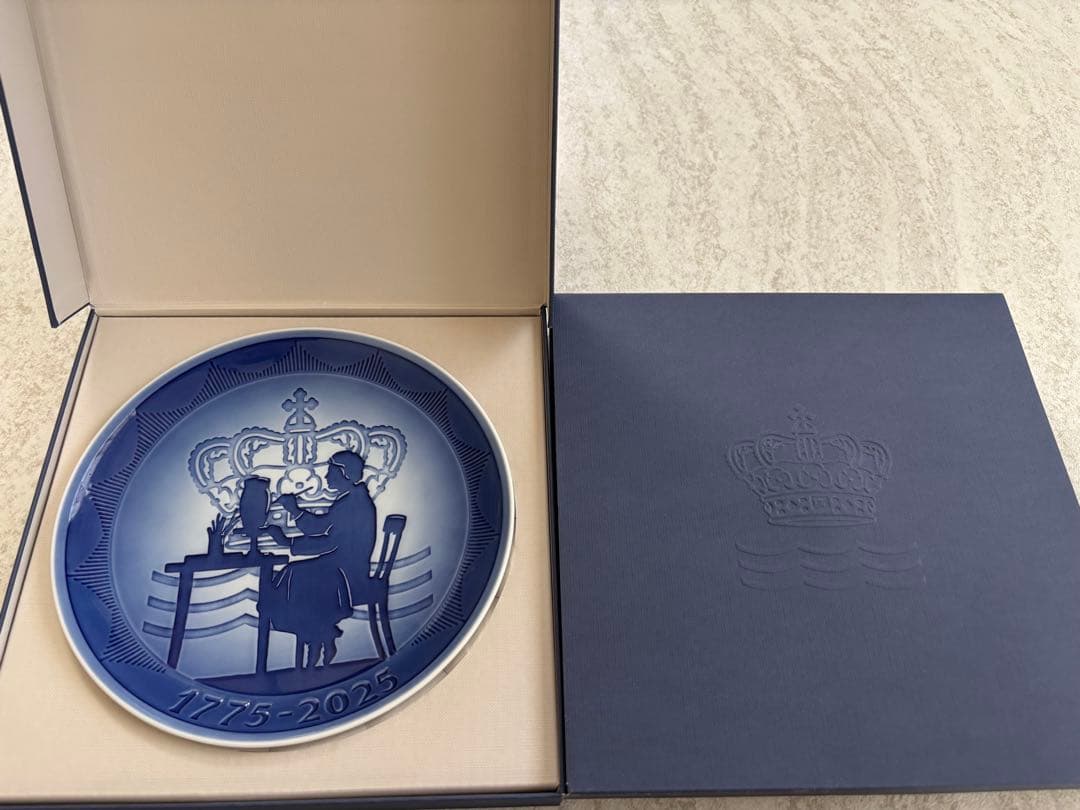 新品■ロイヤルコペンハーゲン250周年　イヤープレート　1775-2025