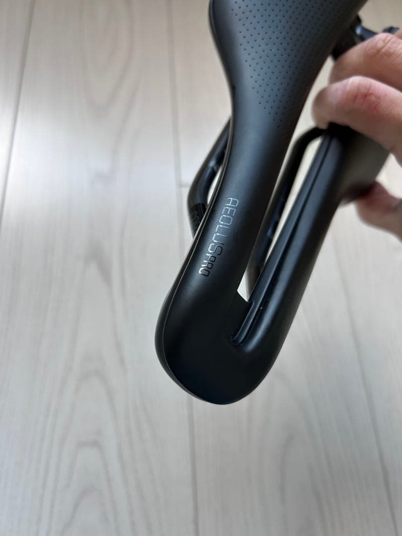 h*i様 BONTRAGER AEOLUS PRO 145mm カーボンレール