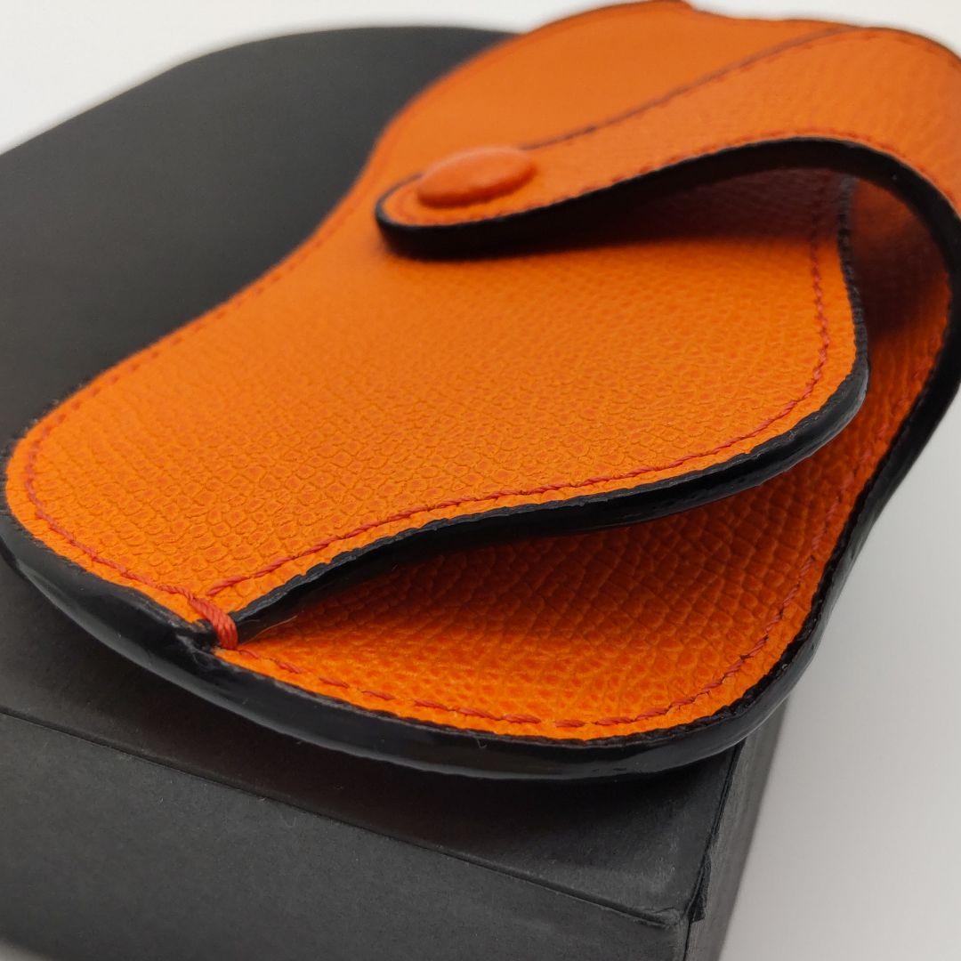 【美品】 ヴァレクストラ Valextra レザー メガネケース オレンジ