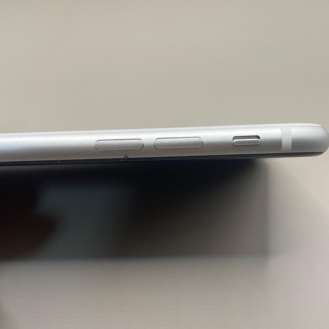 美品✨iPhone SE(第2世代) 128GB ホワイトバッテリー新品100％