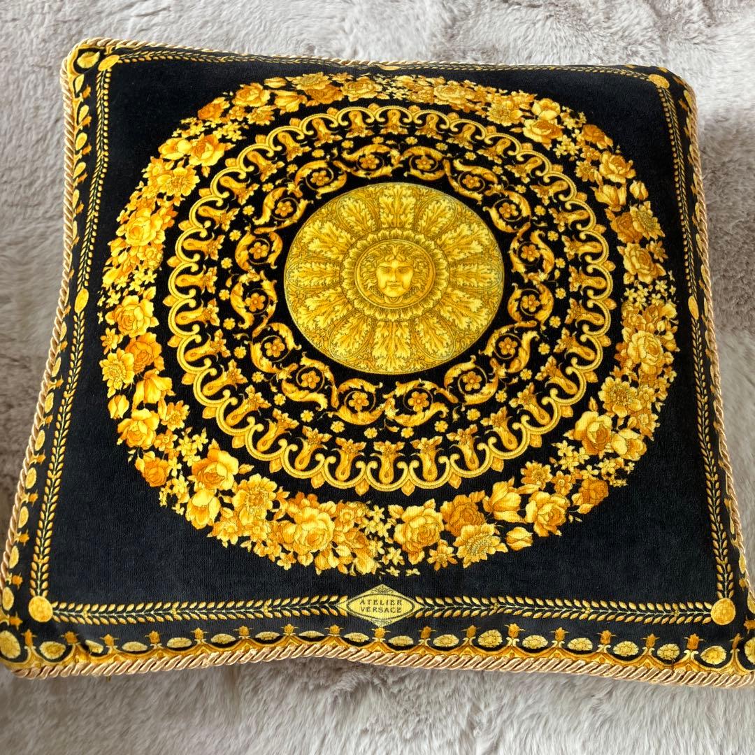 VERSACEヴェルサーチ メデューサ柄 両面クッション 3点セット