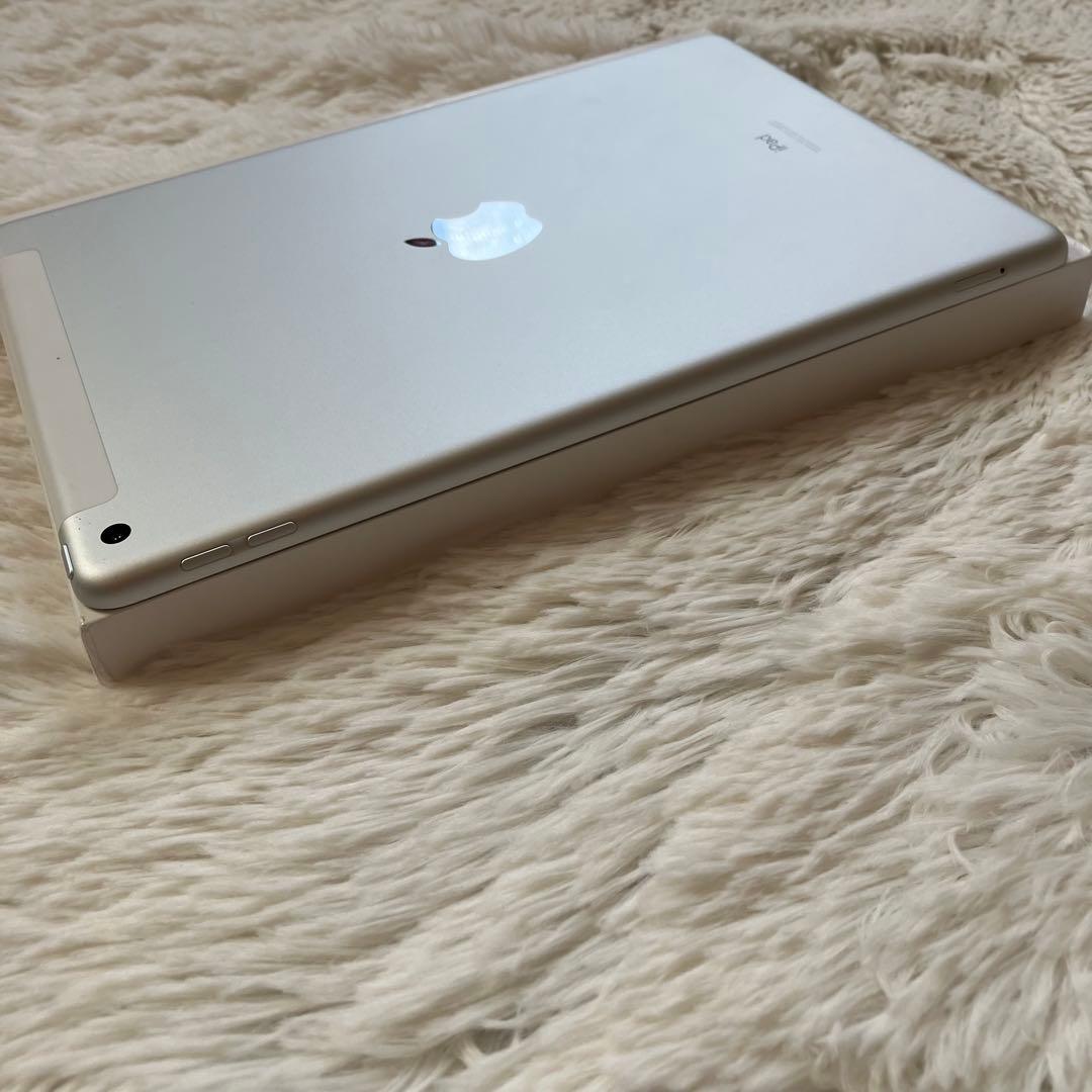 【早い者勝ち】iPad 第８世代 128GB SIMフリー 【即発送】【付属品】