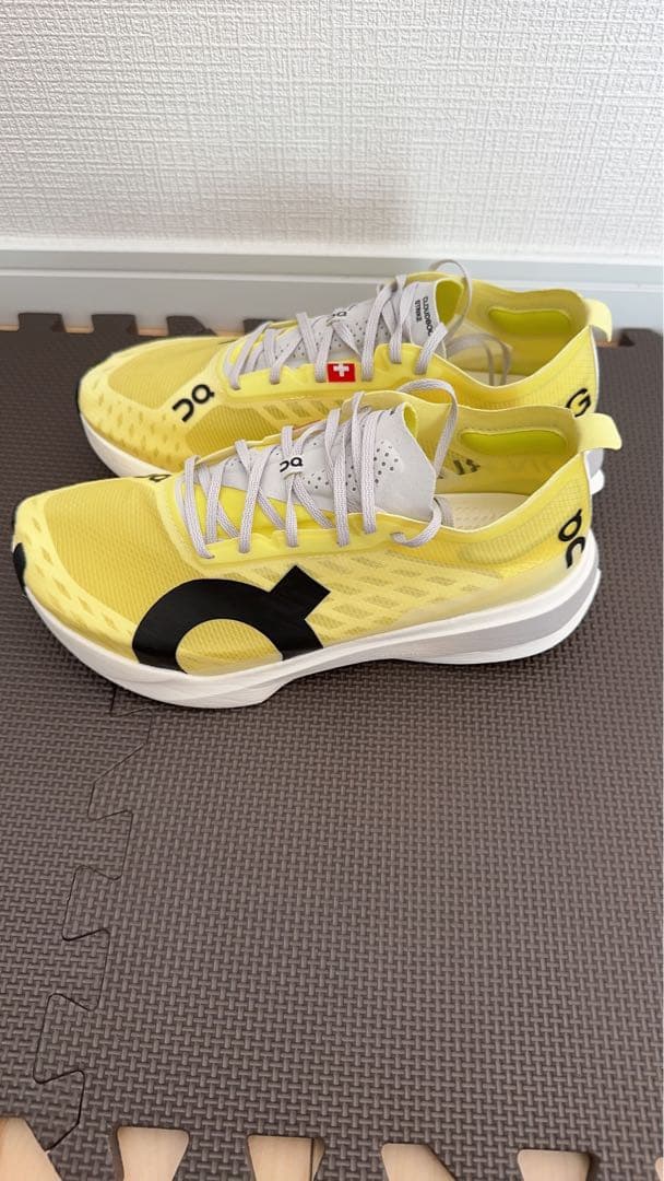 オン クラウドブーム ストライクレーシング