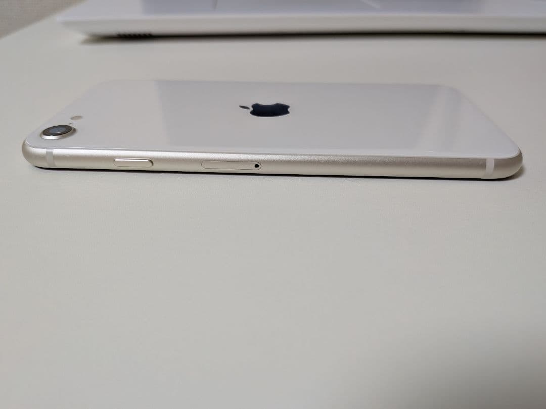 ラ*ル様 Apple iPhone SE3 64GB SIMフリー 本体