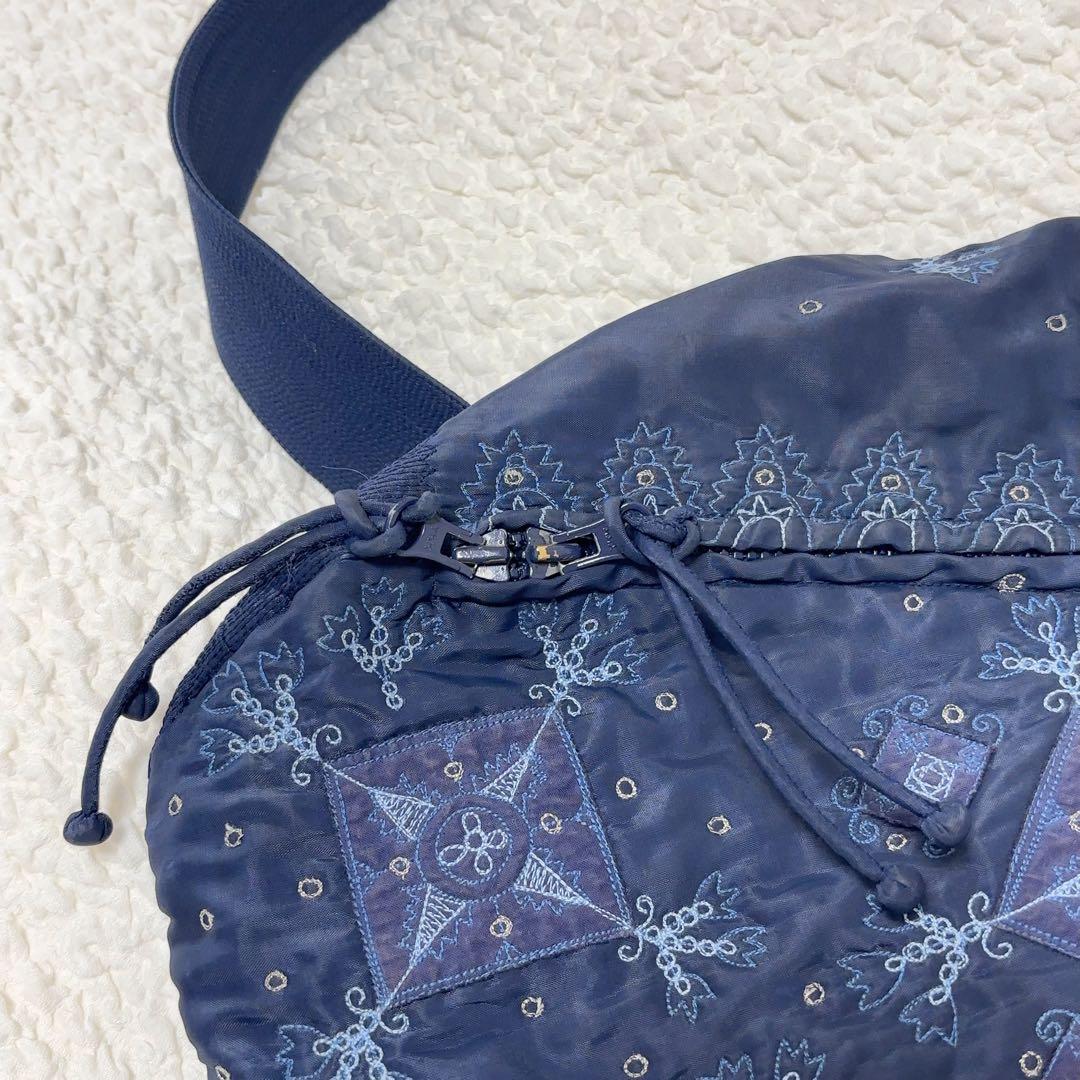 HAAT TAMASHA イッセイミヤケ 刺繍 ボディバッグ ショルダーバッグ