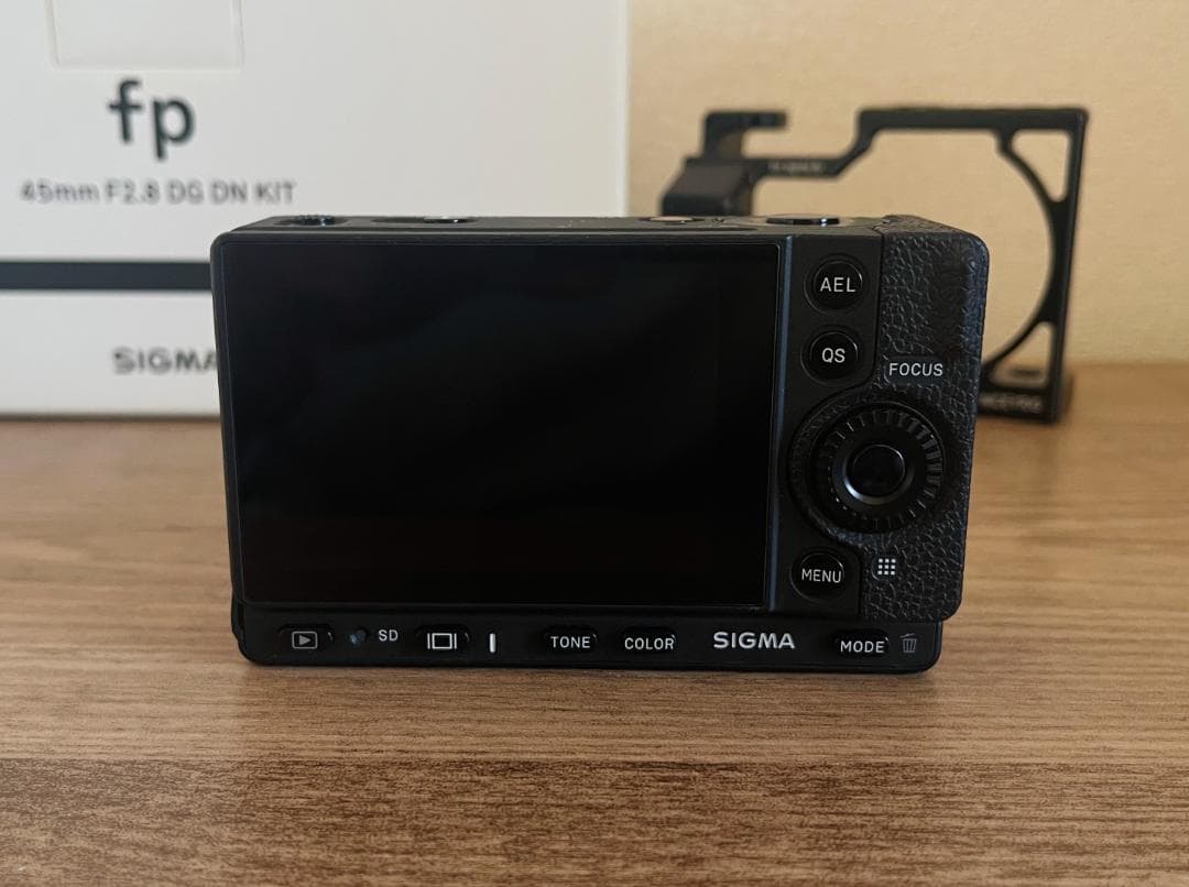 【D-tap給電】SIGMA fp + 45mm F2.8 レンズキット