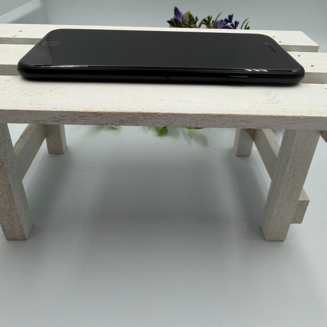 【美品】iPhone SE第3世代 64GB ミッドナイト 360