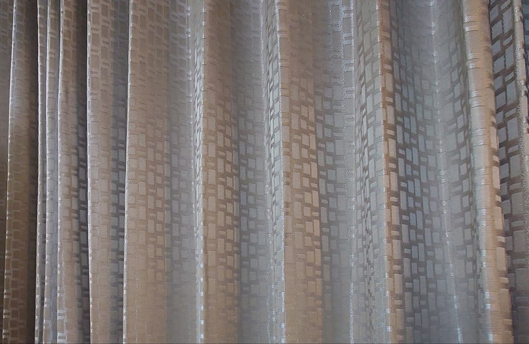 激安！希少！国内高級一流メーカー新品未使用現行モデル！大型両開き仕様-①　遮光