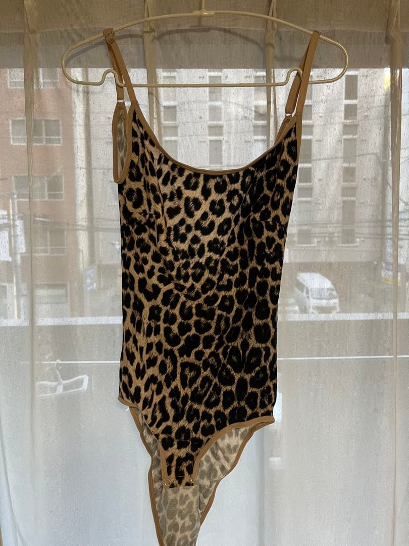 BASERANGE 新品未使用 ヒョウ柄キャミソール