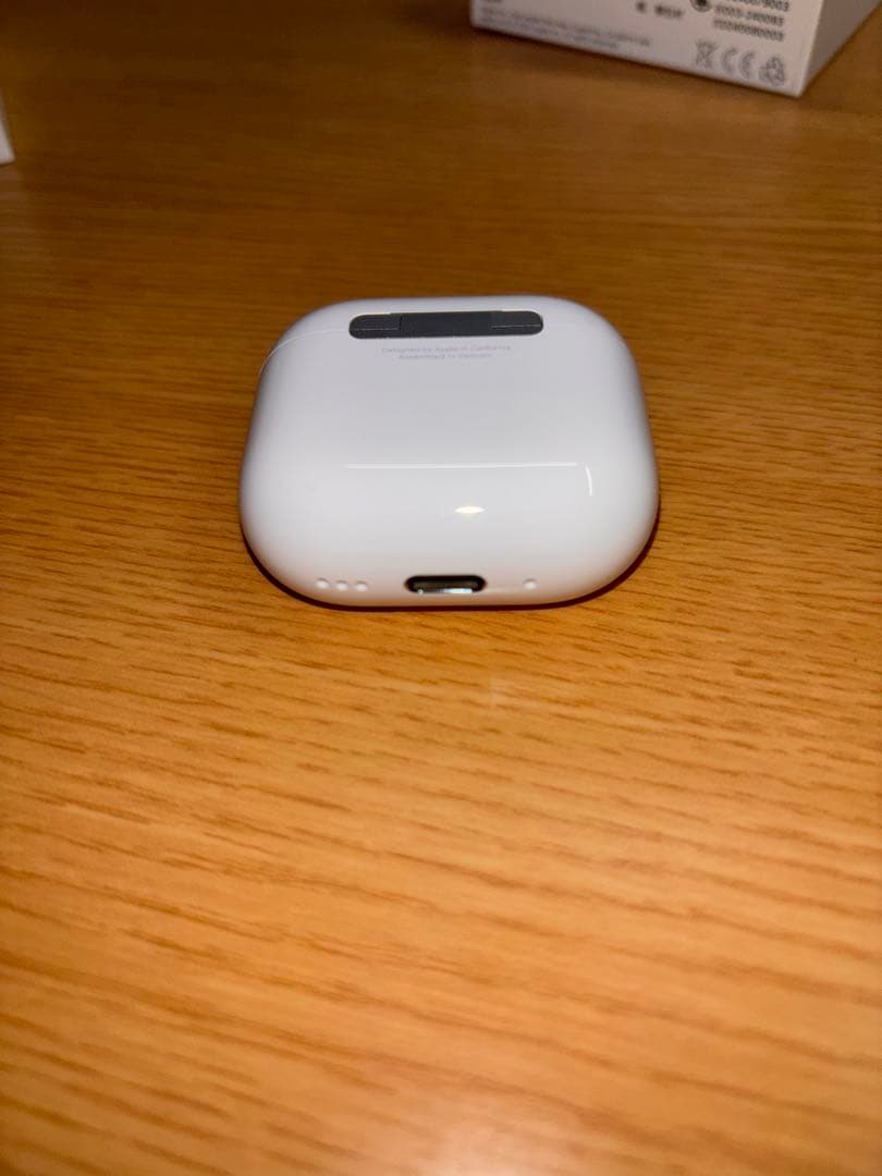 らいら様AirPods 4 （ANC搭載）　（iFaceケース&イヤーピース付）