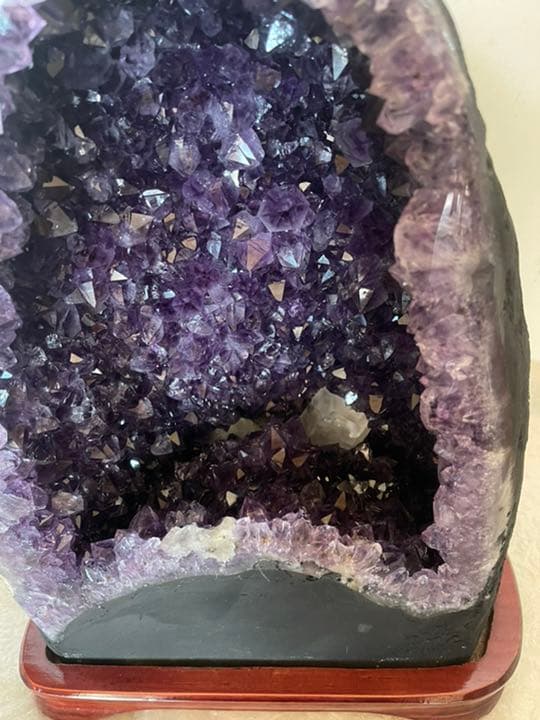 家の御守り　家宝　高さ約37cm 極上ウルグアイアメジストドーム　カルサイト共生