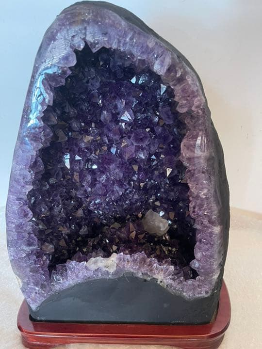 家の御守り　家宝　高さ約37cm 極上ウルグアイアメジストドーム　カルサイト共生