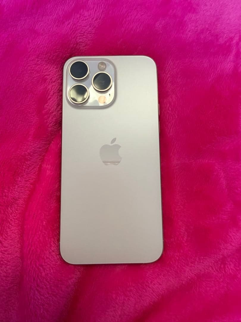 Apple iPhone 15 Pro Max 256GB ホワイトチタニウム