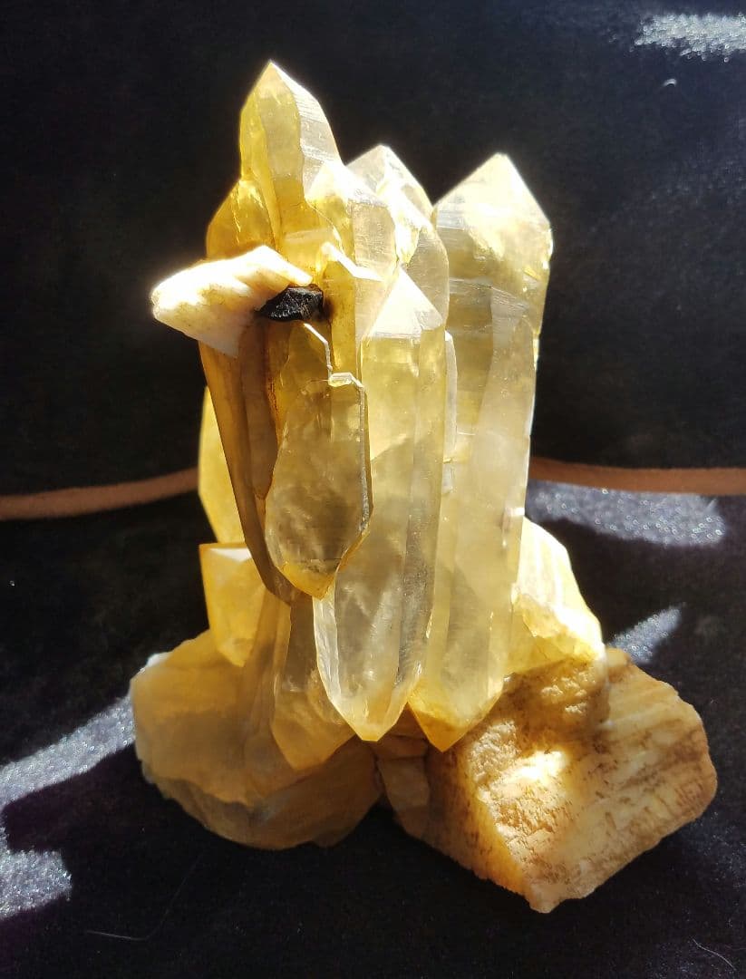 パキスタン  ゴールデンクォーツNo1280