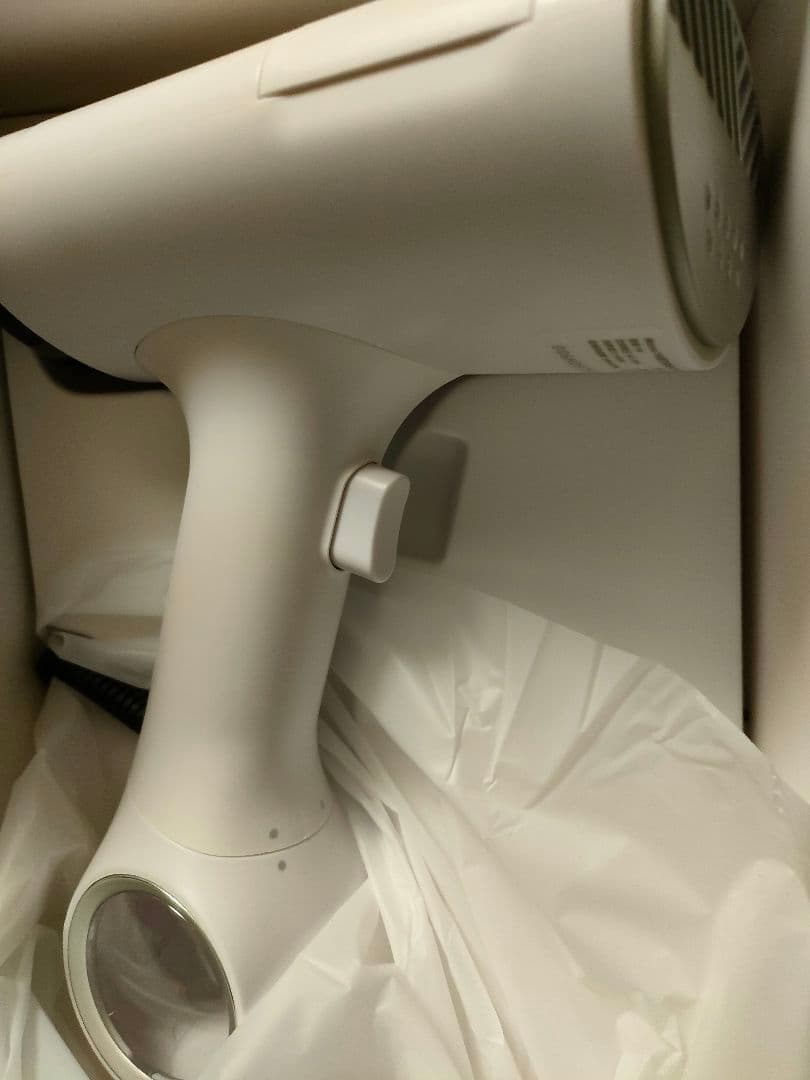 MORUS V6 吸引式衣類スチーマー ホワイト