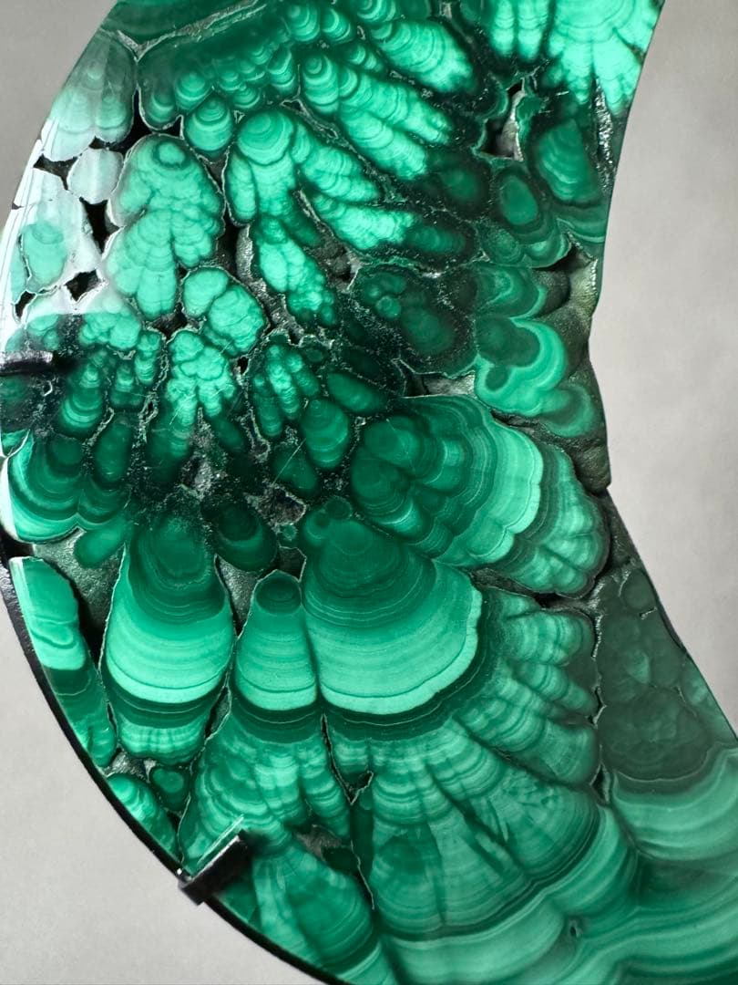 極上　マラカイト ムーン◎深緑バンド・ブラックスタンド付