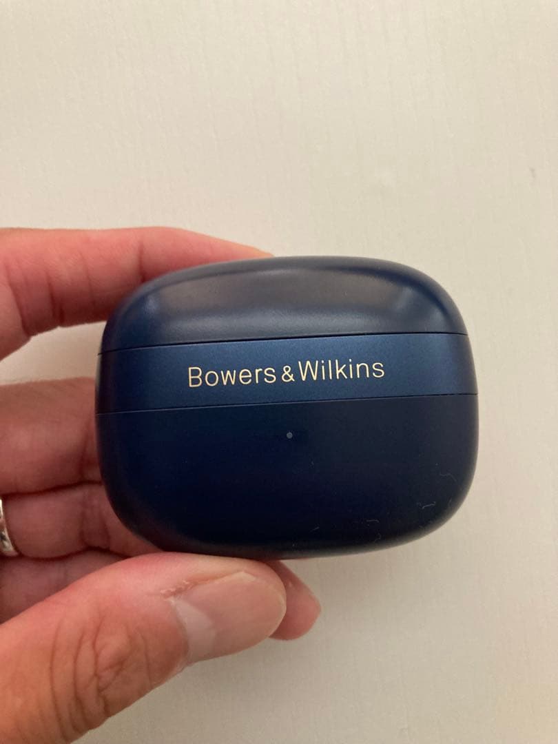 Bowers & Wilkins PI8 ワイヤレスイヤホン ネイビー