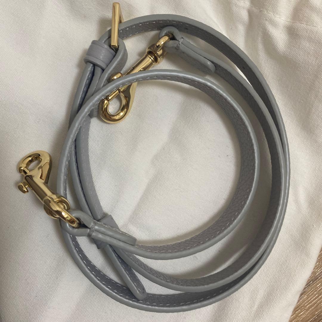 CAFUNÉ スチールレザーハンドバッグ