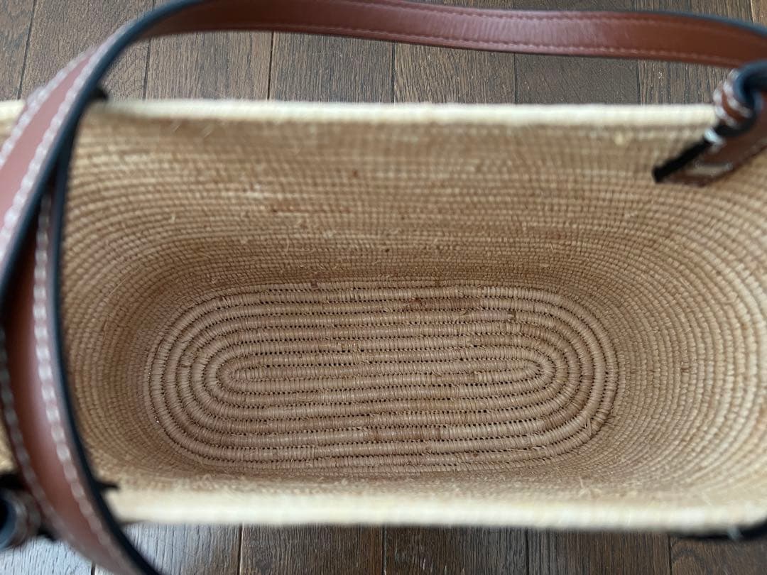 美品　LOEWE かごバック　スクエア