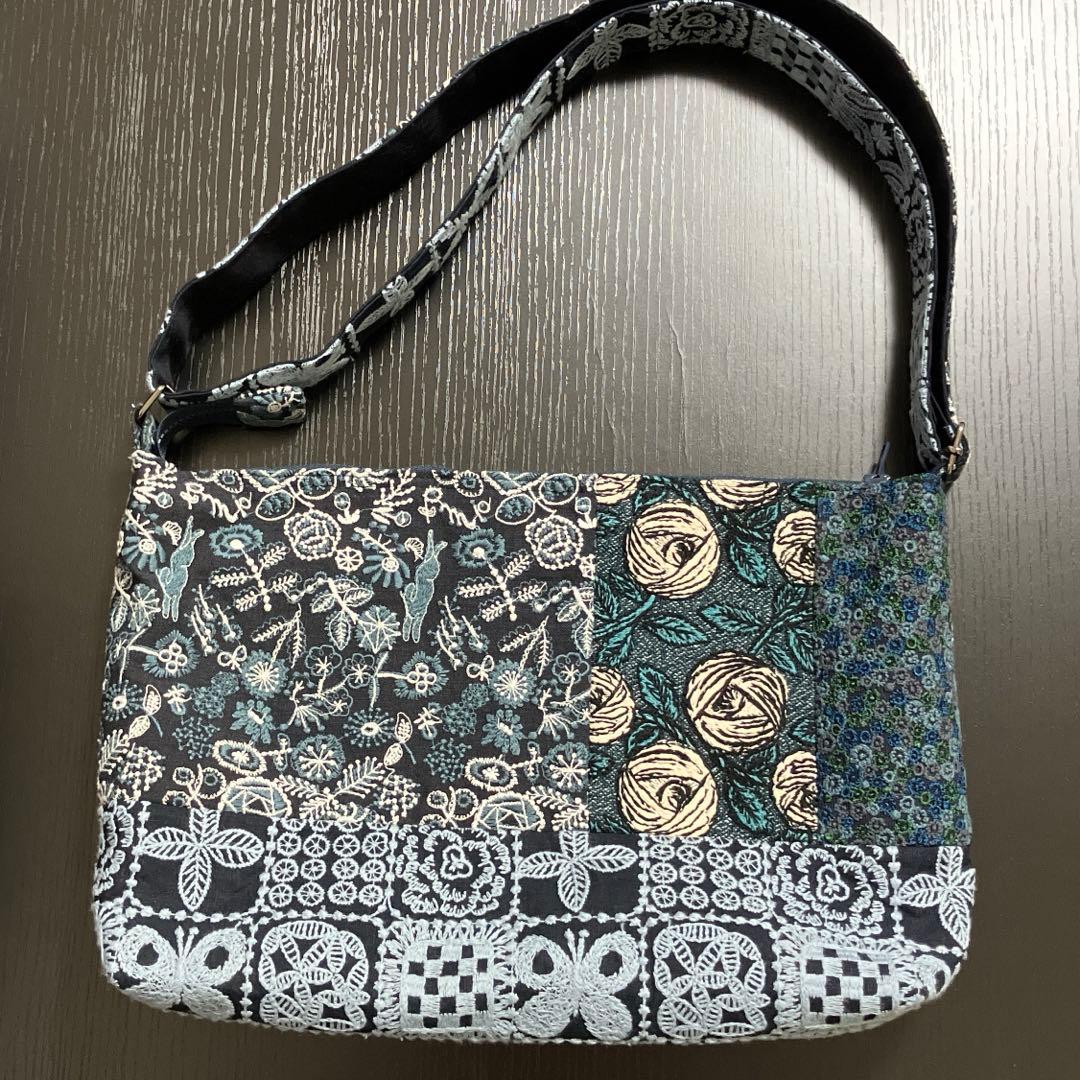 b)ミナペルホネン☆ハンドメイド パッチショルダーバッグ(celebrate)