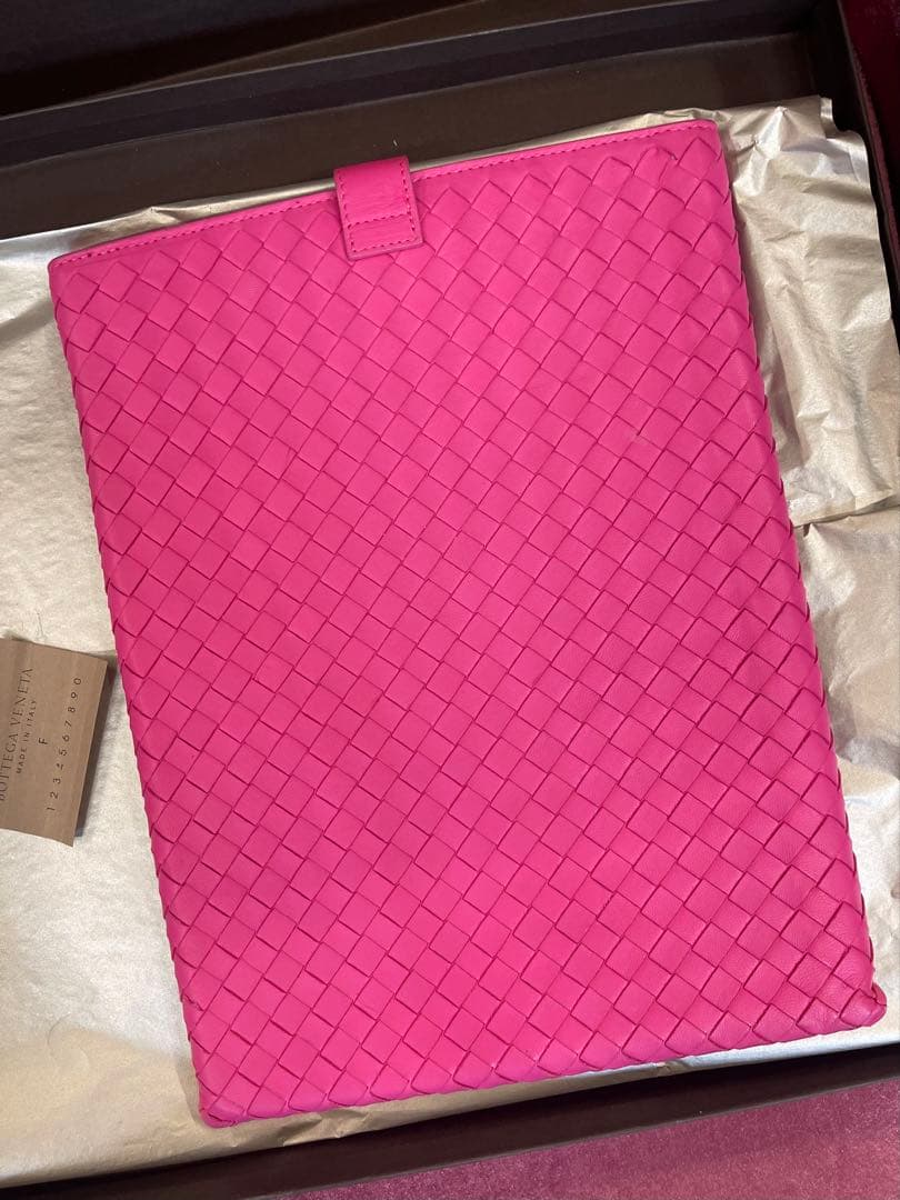 新品同様★BOTTEGAボッテガヴェネタ★イントレチャートレザーiPadケース