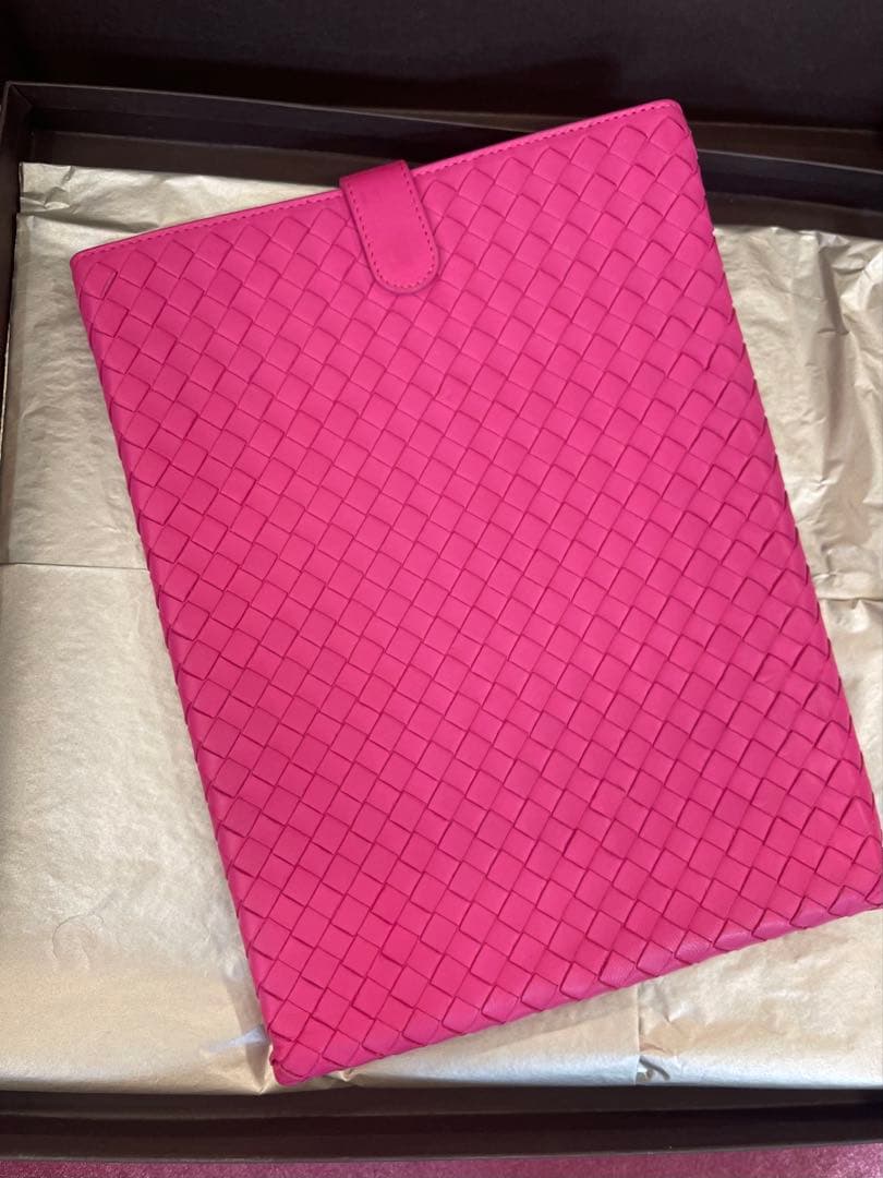 新品同様★BOTTEGAボッテガヴェネタ★イントレチャートレザーiPadケース