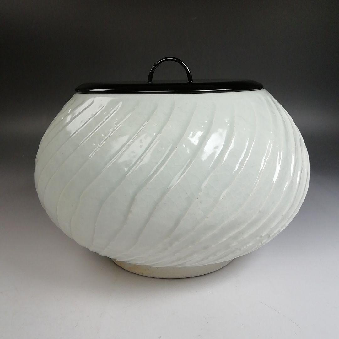 Ｗ２３５　水指　『白磁シノギ　水指』『森岡嘉祥 造』　共箱　茶道具