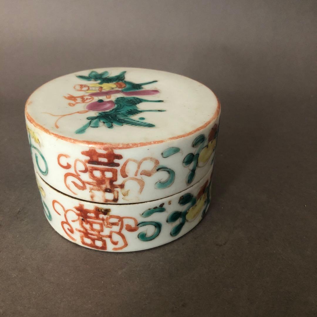 中国骨董　粉彩人物図柄　蓋物
