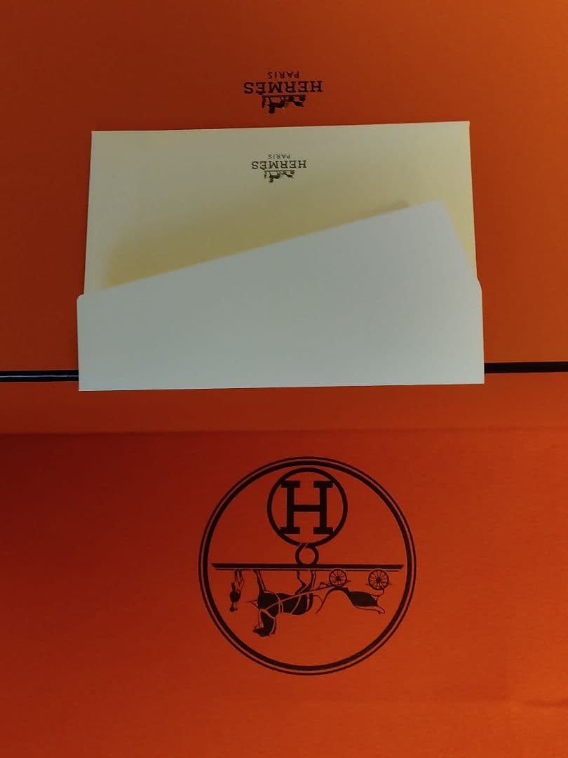 ティッシュボックス