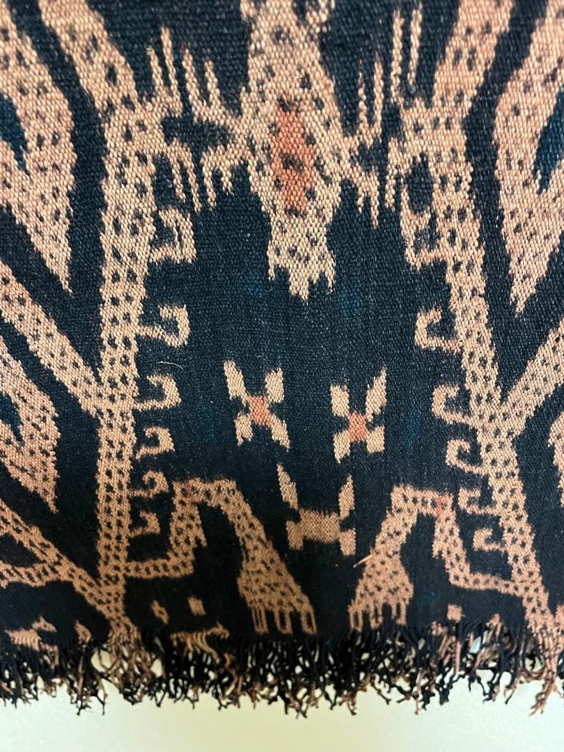 50年位前にインドネシアティモール島で手織りされた古いイカット　手紡ぎ　天然染料