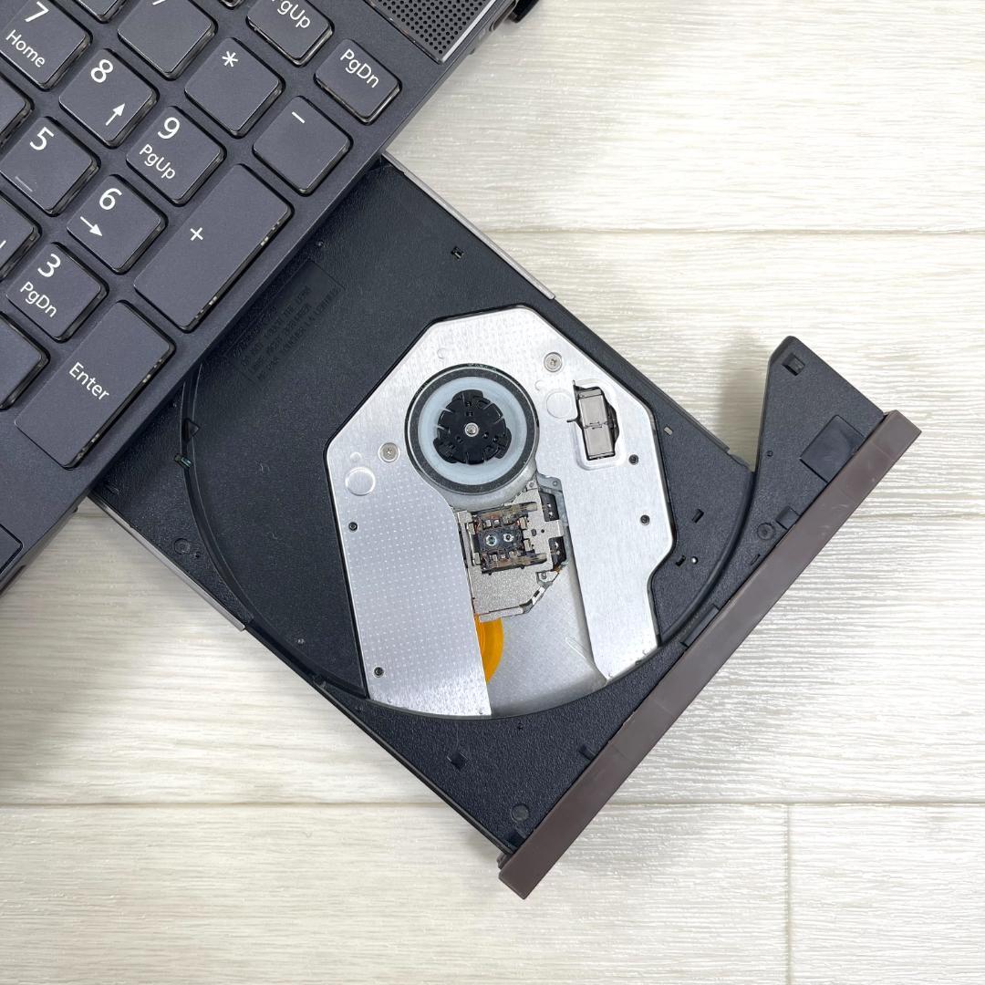 富士通 第8世代 i7 新品SSD1T＋HDD1TB メモリ16 ノートパソコン