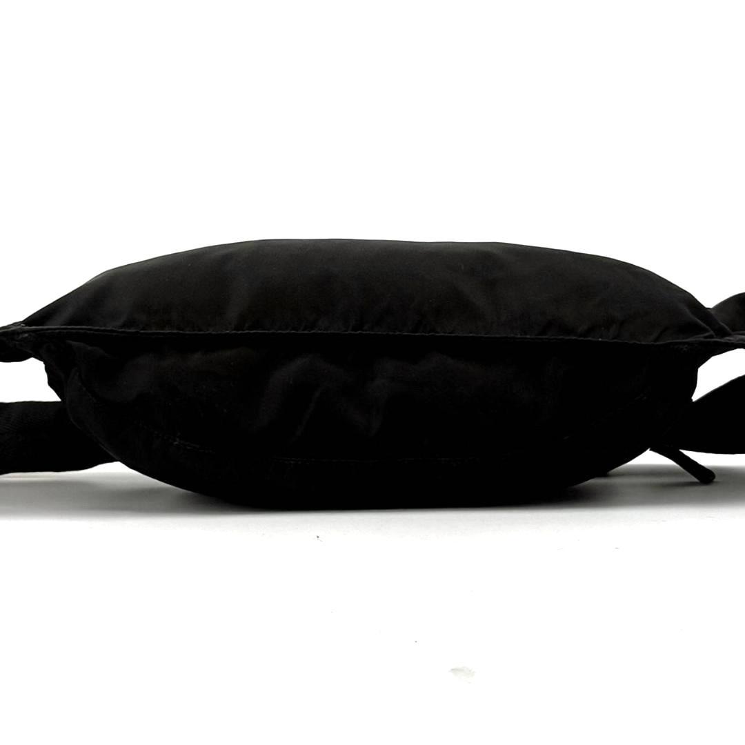 美品希少✨プラダ ウエストポーチ ボディバッグ ナイロン 三角ロゴ 黒 白タグ