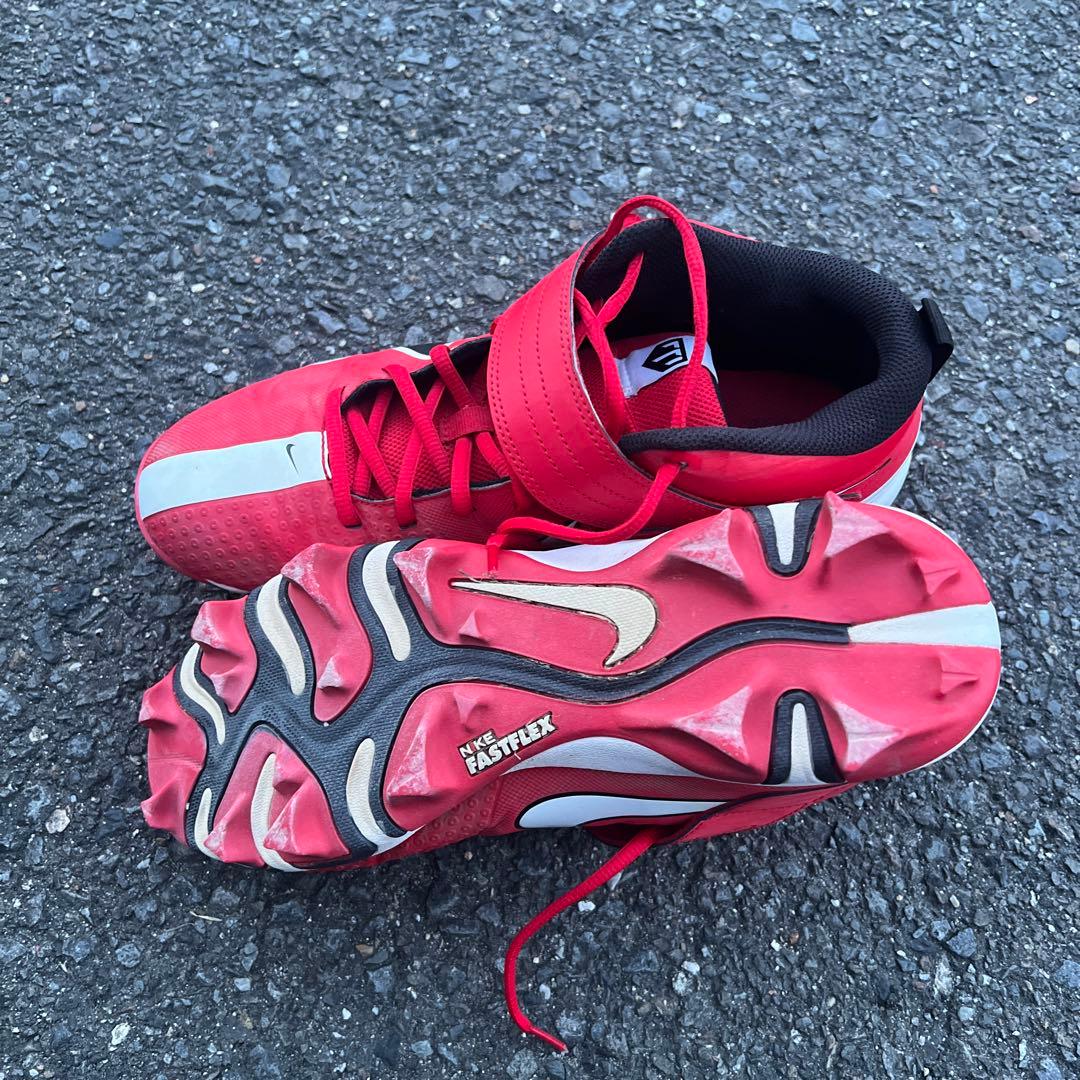 Nike レッド ハイカット スパイク