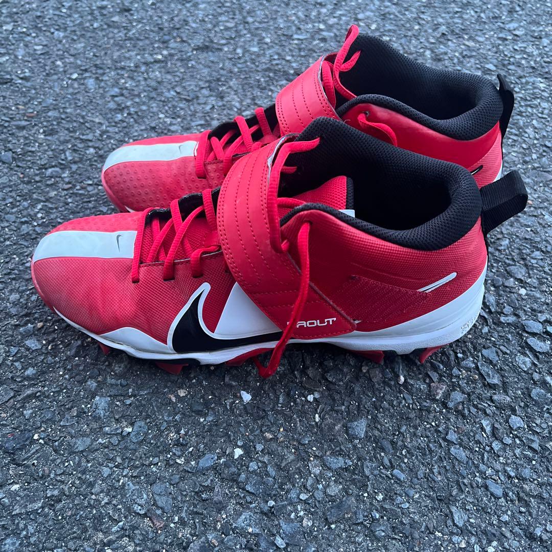 Nike レッド ハイカット スパイク