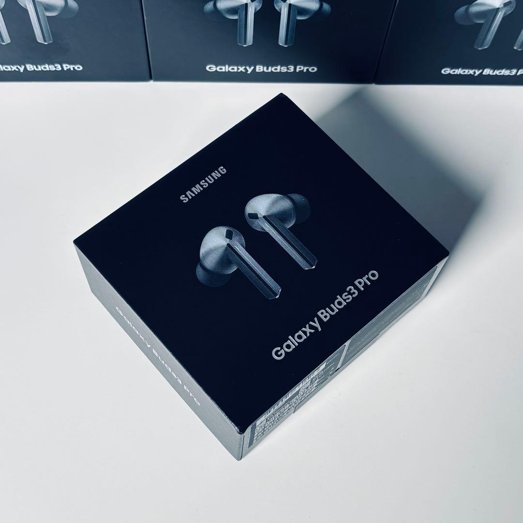 Samsung Galaxy Buds3 Pro シルバー（ケース付き）