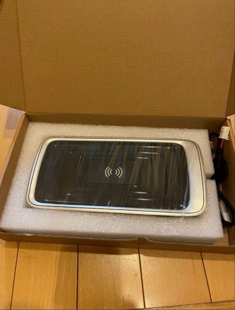 w447 BR447 プラチナスウィート置くだけ充電器　日本未発売　左右セット