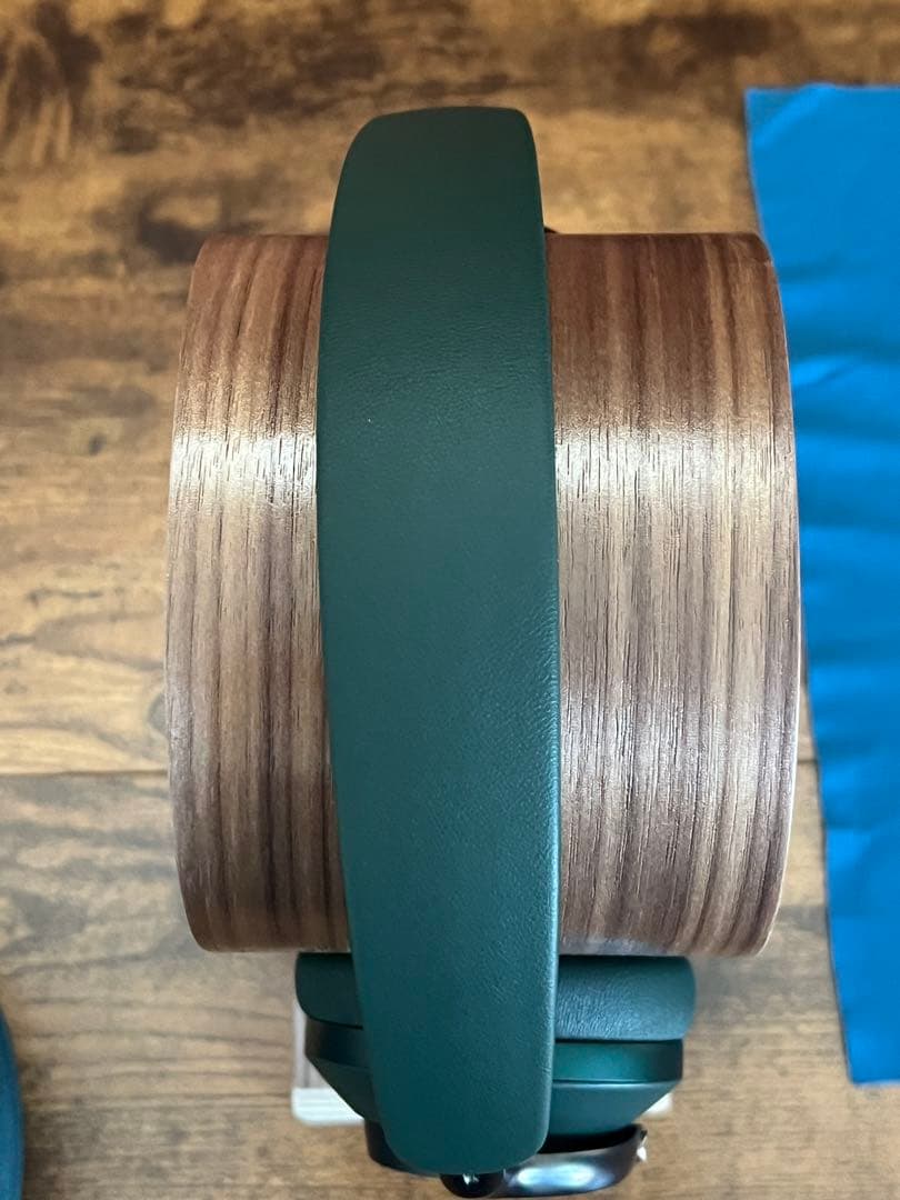 Bowers & Wilkins PX8 ダークフォレスト